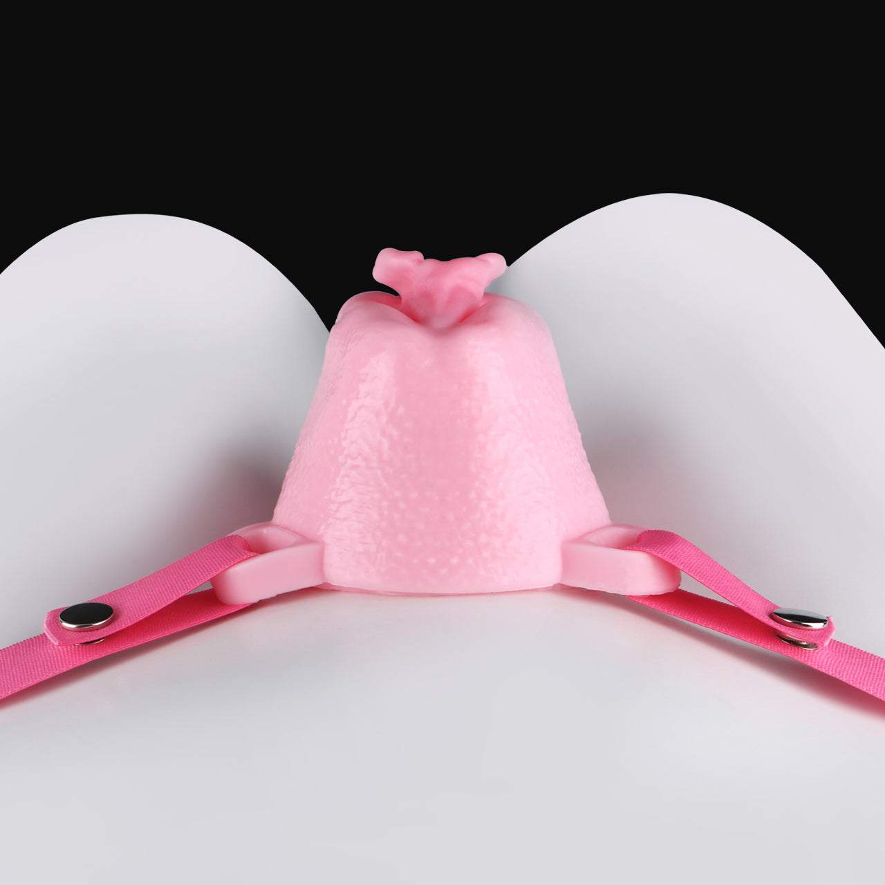 FemmeVee Ultra-Realistische Pussy Panties: Hautfarbener Crossdressing-Shield mit Leder-Harness